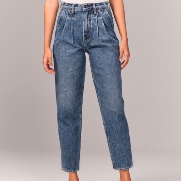 Abercrombie & Fitch Denim - Abercrombie and Fitch 80s Mom Jean Ultra High Rise 31/12 L